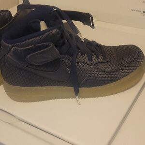 Nike Men High-Top Sneakers - Dark Blue and Gum Sole